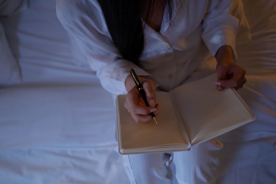 Daily Journaling Prompts for Mental Health: 30 Questions That Work